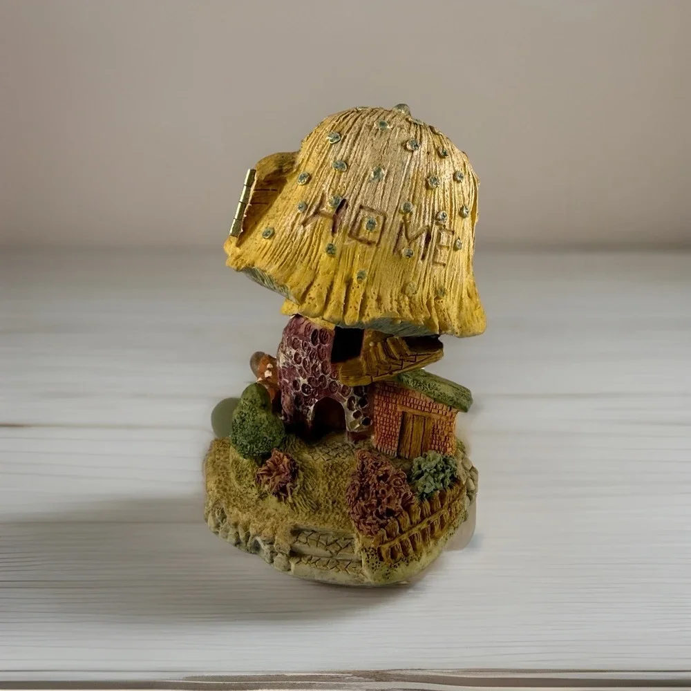 TOADSTOOL JUNCTION 90s Mushroom House Bunnies Fruit Shop Mini Figurine 4